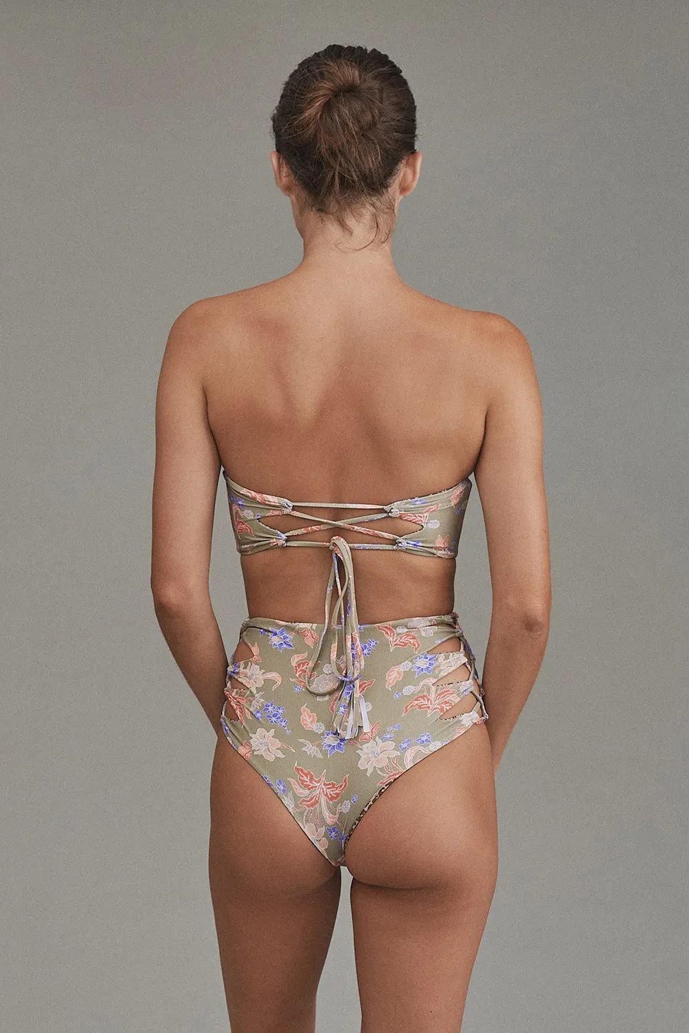 ACACIA Spring 2024 Queens Bottom in Berry