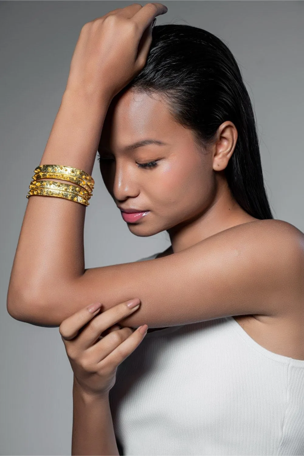 DIRA BANGLE MORNING DEW GOLD TONE - SET OF 2