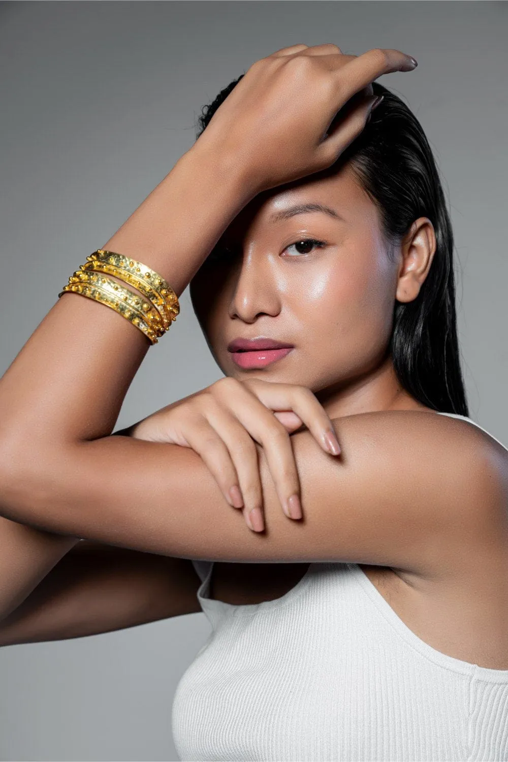 DIRA BANGLE MORNING DEW GOLD TONE - SET OF 2