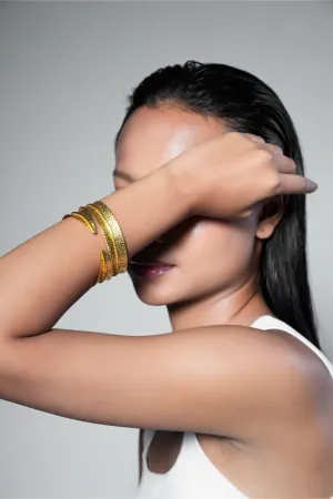 DIRA BANGLE PLAIN GOLD TONE - SET OF 2