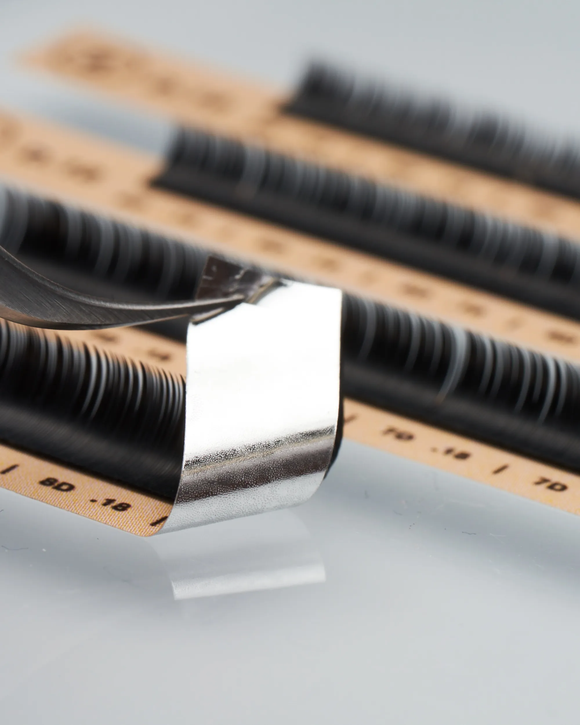 L-Curl Flat Lashes (Multi-Length Trays)