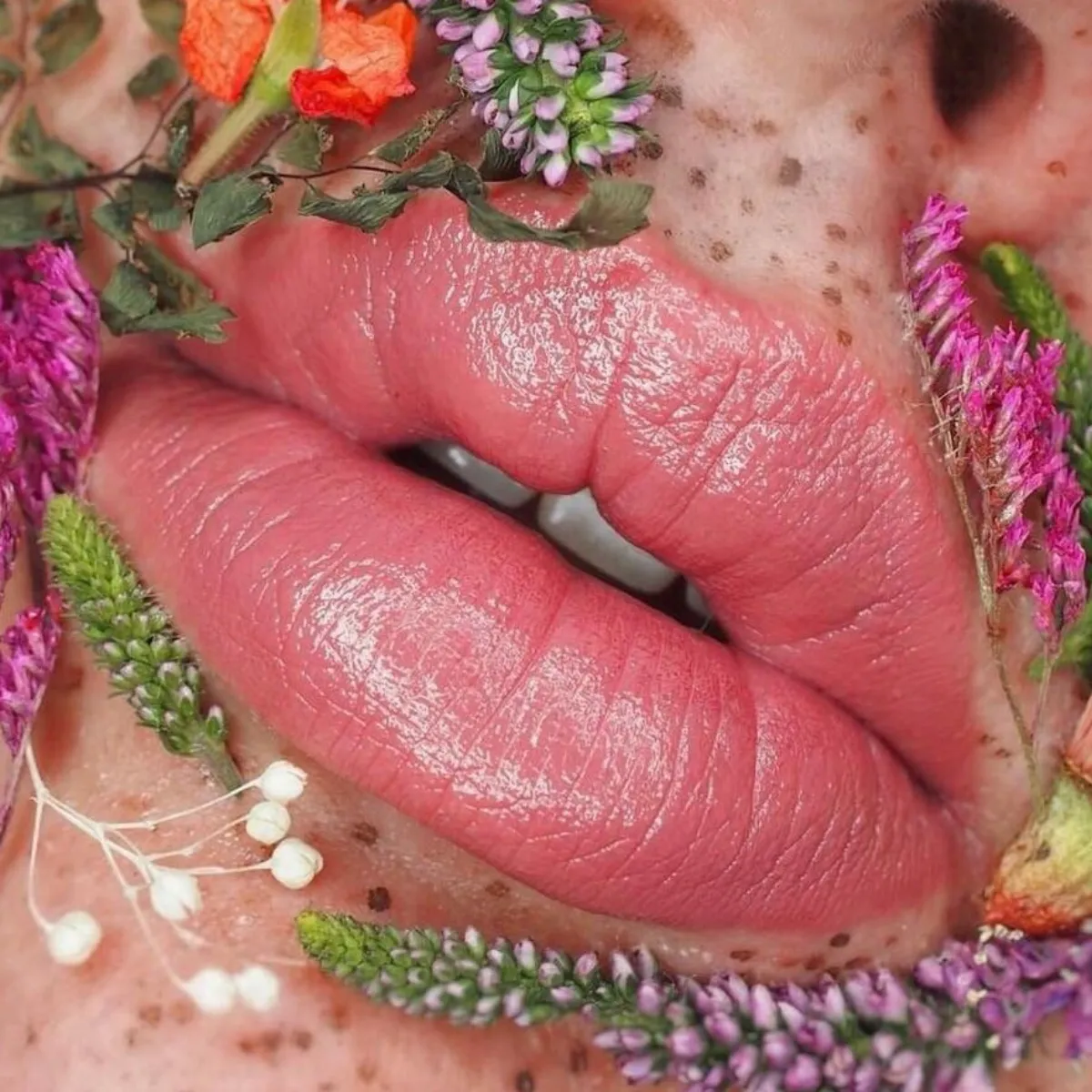 Suzy Petal Lipstick (Satin Luxe)