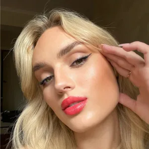 Suzy x SJ Lipstick (Satin Luxe)